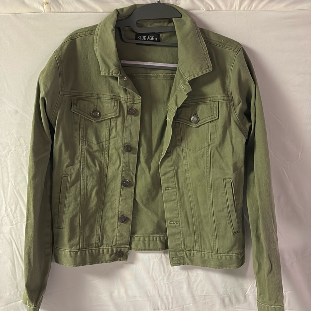 Woman’s light jacket